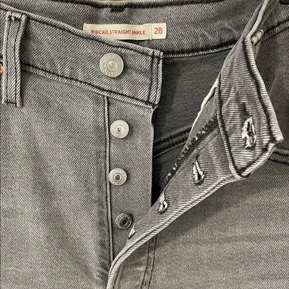 Levi’s W28 (US 8) Ribcage Straight Ankle Women’s Jeans Light Gray Stretch - Picture 4 of 9